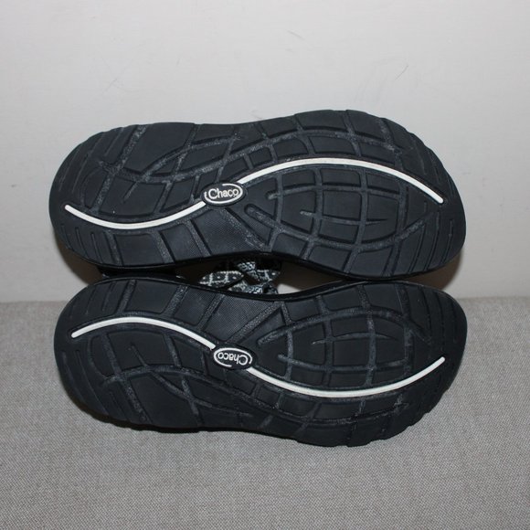 VGCLADIES CHACO STRAPPY SANDALS --7 - BLACK AND WHITE - Picture 5 of 7